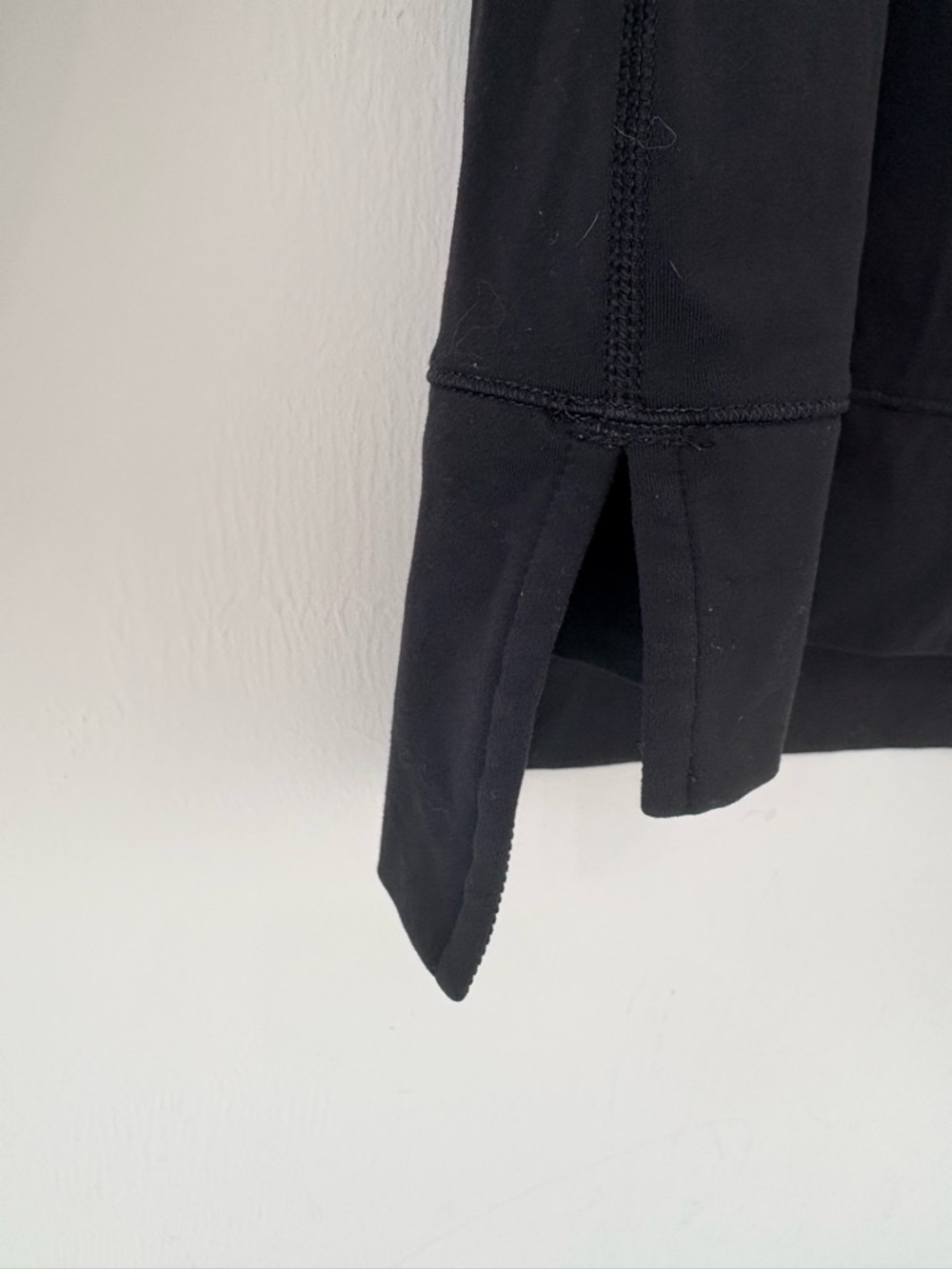Lululemon Run Warm Up Crew Sz 8 Black EUC - Picture 4 of 9